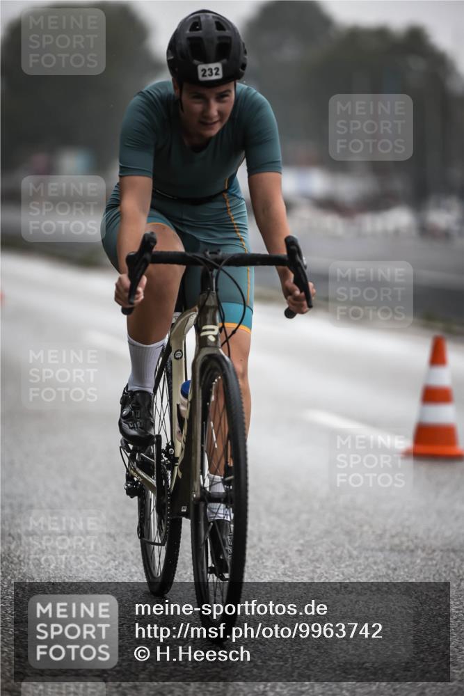16.08.2026 - KN Förde Triathlon 2026 H.Heesch http://msf.ph/oto/9963742 16.08.2026 09:32:24 Radfahren 133, 232, 262 meine-sportfotos.de