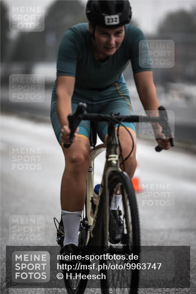 16.08.2026 - KN Förde Triathlon 2026 H.Heesch http://msf.ph/oto/9963747 16.08.2026 09:32:24 Radfahren 133, 232, 262 meine-sportfotos.de