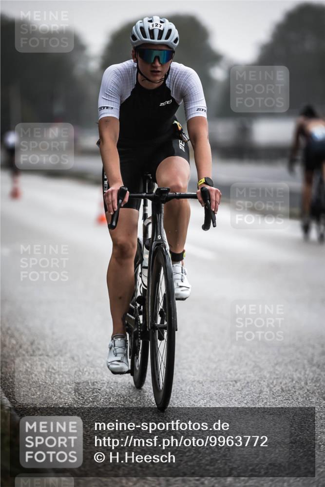 16.08.2026 - KN Förde Triathlon 2026 H.Heesch http://msf.ph/oto/9963772 16.08.2026 09:32:36 Radfahren 127, 131, 147, 148, 246, 252 meine-sportfotos.de