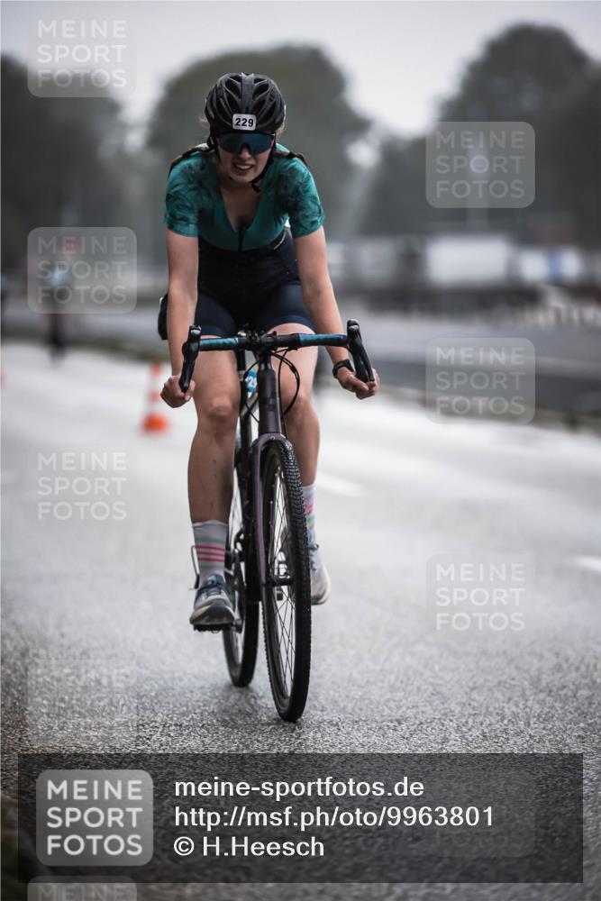 16.08.2026 - KN Förde Triathlon 2026 H.Heesch http://msf.ph/oto/9963801 16.08.2026 09:32:47 Radfahren 158, 162, 229, 238, 240, 251 meine-sportfotos.de