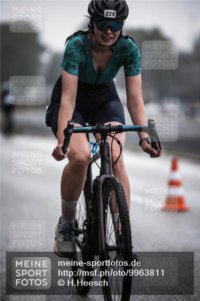 16.08.2026 - KN Förde Triathlon 2026 H.Heesch http://msf.ph/oto/9963811 16.08.2026 09:32:48 Radfahren 158, 162, 229, 238, 240, 251 meine-sportfotos.de