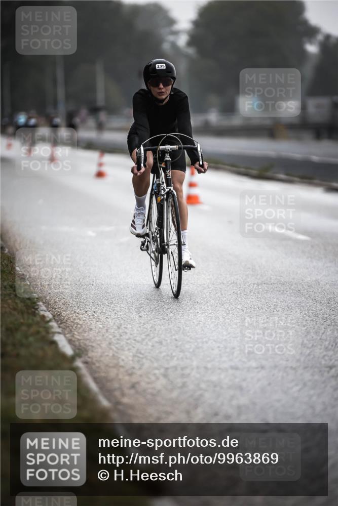16.08.2026 - KN Förde Triathlon 2026 H.Heesch http://msf.ph/oto/9963869 16.08.2026 09:33:03 Radfahren 135, 235, 254 meine-sportfotos.de