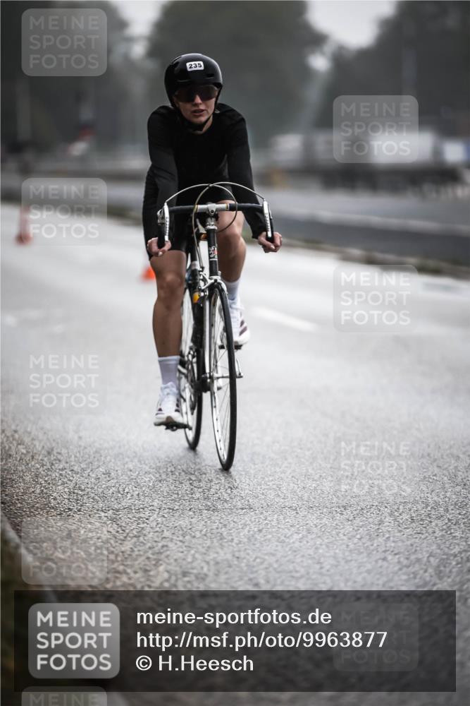16.08.2026 - KN Förde Triathlon 2026 H.Heesch http://msf.ph/oto/9963877 16.08.2026 09:33:04 Radfahren 135, 235, 254 meine-sportfotos.de