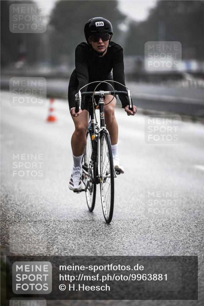 16.08.2026 - KN Förde Triathlon 2026 H.Heesch http://msf.ph/oto/9963881 16.08.2026 09:33:04 Radfahren 135, 235, 254 meine-sportfotos.de