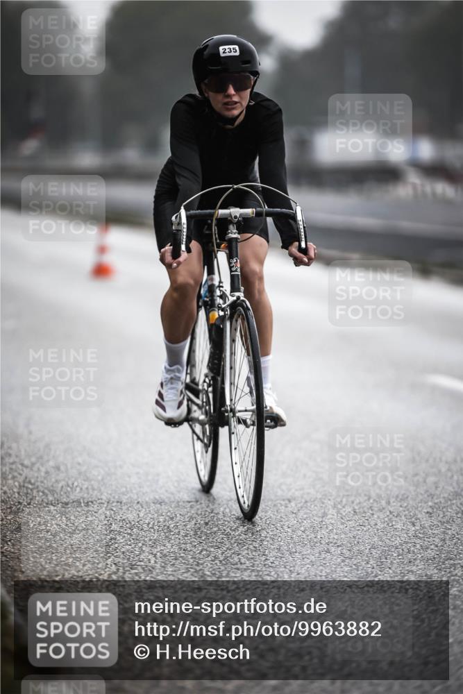 16.08.2026 - KN Förde Triathlon 2026 H.Heesch http://msf.ph/oto/9963882 16.08.2026 09:33:04 Radfahren 135, 235, 254 meine-sportfotos.de