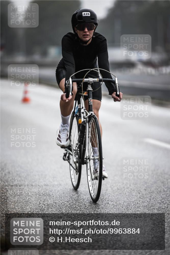 16.08.2026 - KN Förde Triathlon 2026 H.Heesch http://msf.ph/oto/9963884 16.08.2026 09:33:04 Radfahren 135, 235, 254 meine-sportfotos.de
