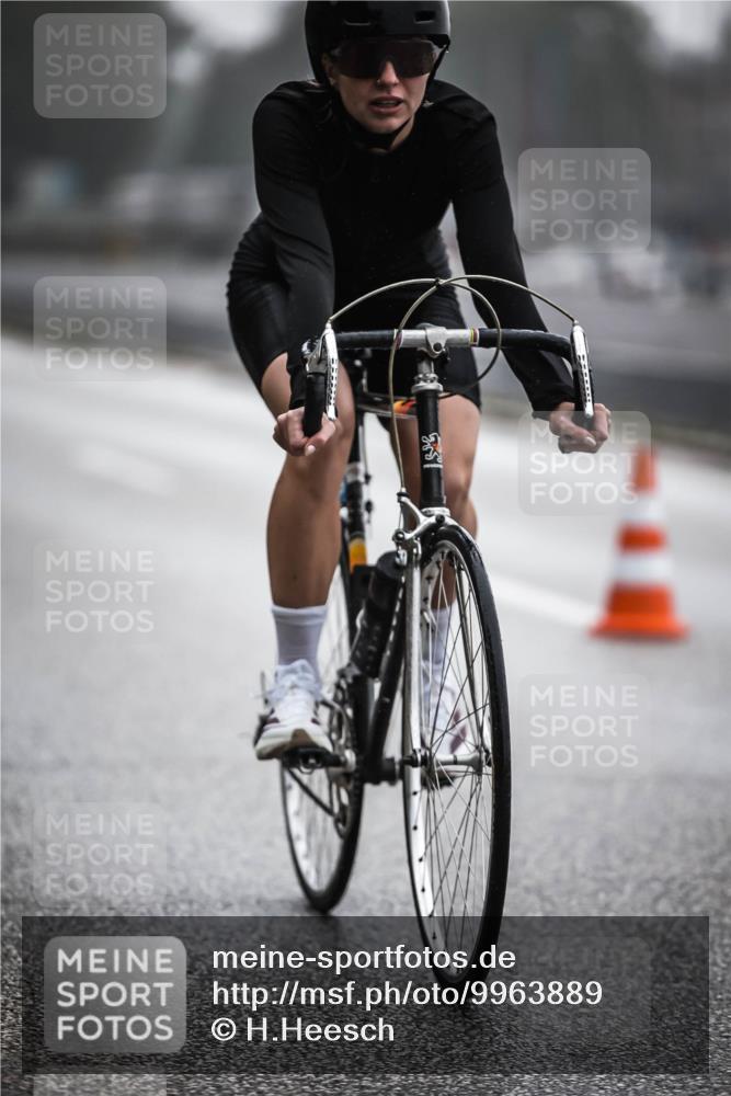 16.08.2026 - KN Förde Triathlon 2026 H.Heesch http://msf.ph/oto/9963889 16.08.2026 09:33:04 Radfahren 135, 235, 254 meine-sportfotos.de