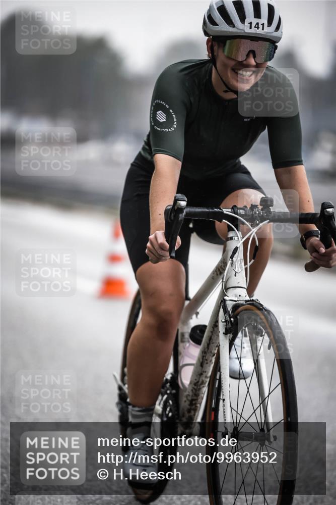 16.08.2026 - KN Förde Triathlon 2026 H.Heesch http://msf.ph/oto/9963952 16.08.2026 09:33:36 Radfahren 130, 141, 150, 219, 224 meine-sportfotos.de