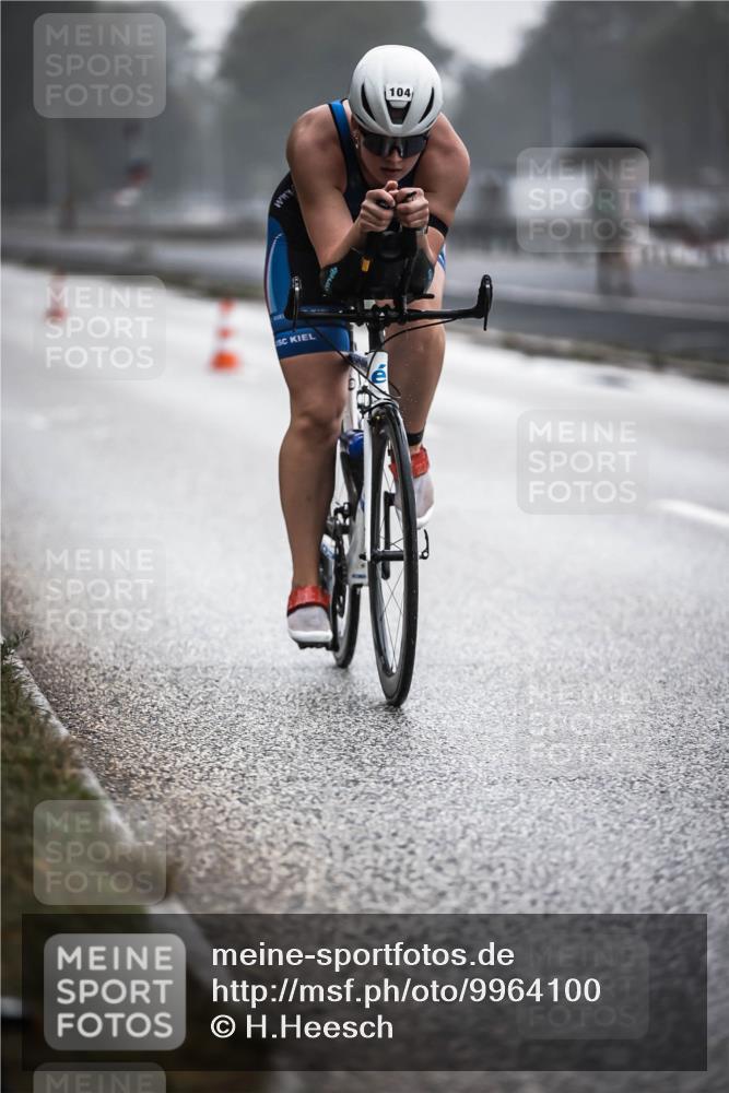 16.08.2026 - KN Förde Triathlon 2026 H.Heesch http://msf.ph/oto/9964100 16.08.2026 09:34:11 Radfahren 104, 134, 216 meine-sportfotos.de