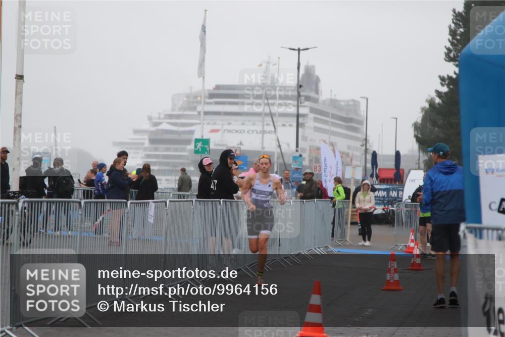 16.08.2026 - KN Förde Triathlon 2026 Markus Tischler http://msf.ph/oto/9964156 16.08.2026 09:50:14 Ziel  meine-sportfotos.de