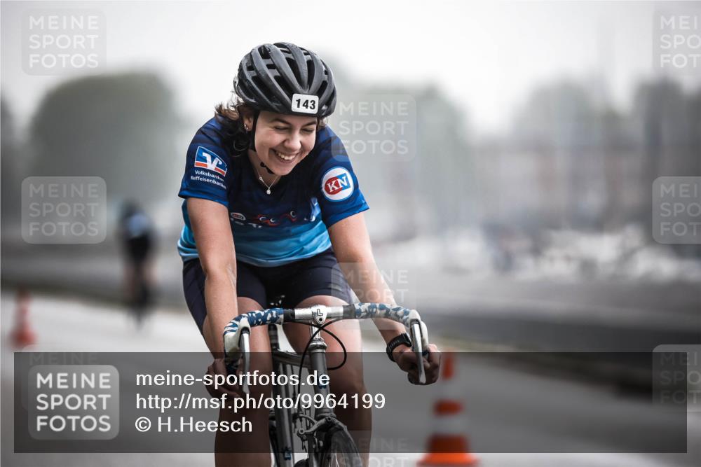 16.08.2026 - KN Förde Triathlon 2026 H.Heesch http://msf.ph/oto/9964199 16.08.2026 09:34:31 Radfahren 143, 222, 255 meine-sportfotos.de