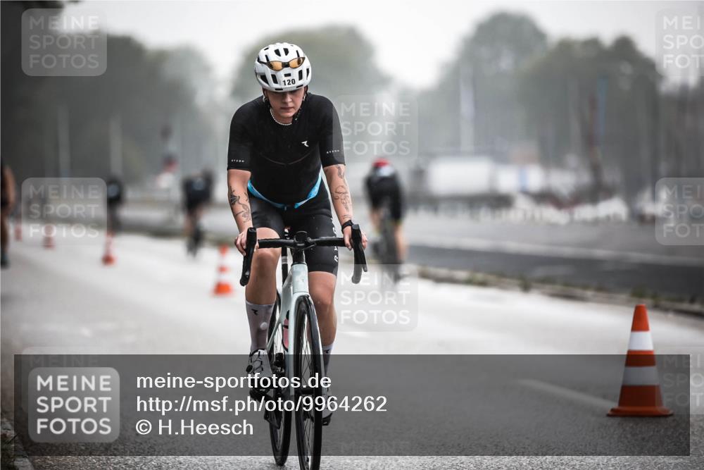 16.08.2026 - KN Förde Triathlon 2026 H.Heesch http://msf.ph/oto/9964262 16.08.2026 09:34:46 Radfahren 102, 120, 154, 155, 188, 265 meine-sportfotos.de