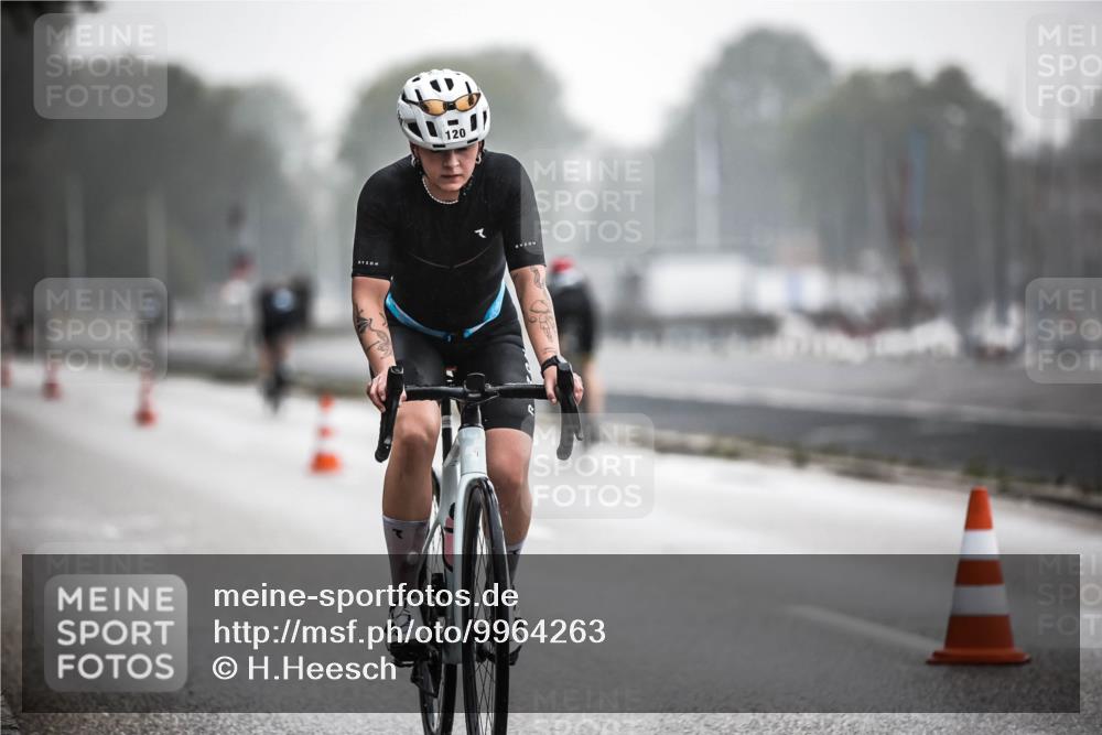 16.08.2026 - KN Förde Triathlon 2026 H.Heesch http://msf.ph/oto/9964263 16.08.2026 09:34:47 Radfahren 120, 154, 188, 265 meine-sportfotos.de