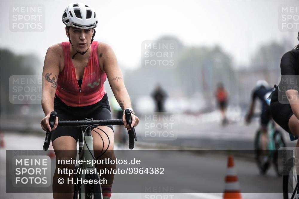 16.08.2026 - KN Förde Triathlon 2026 H.Heesch http://msf.ph/oto/9964382 16.08.2026 09:35:07 Radfahren 147, 262, 805 meine-sportfotos.de