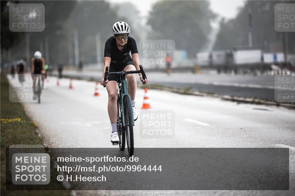 16.08.2026 - KN Förde Triathlon 2026 H.Heesch http://msf.ph/oto/9964444 16.08.2026 09:35:25 Radfahren 123, 131, 161, 251 meine-sportfotos.de