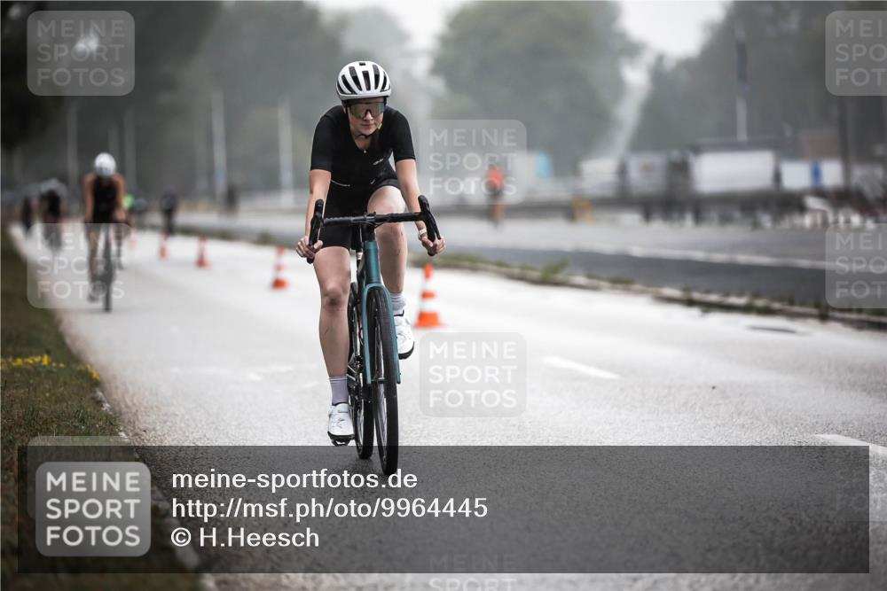 16.08.2026 - KN Förde Triathlon 2026 H.Heesch http://msf.ph/oto/9964445 16.08.2026 09:35:25 Radfahren 123, 131, 161, 251 meine-sportfotos.de