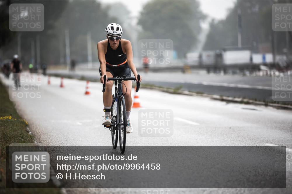 16.08.2026 - KN Förde Triathlon 2026 H.Heesch http://msf.ph/oto/9964458 16.08.2026 09:35:28 Radfahren 112, 123, 131, 172, 251 meine-sportfotos.de