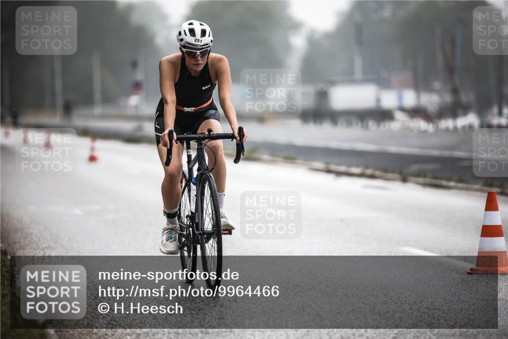 16.08.2026 - KN Förde Triathlon 2026 H.Heesch http://msf.ph/oto/9964466 16.08.2026 09:35:29 Radfahren 112, 123, 131, 172, 251 meine-sportfotos.de
