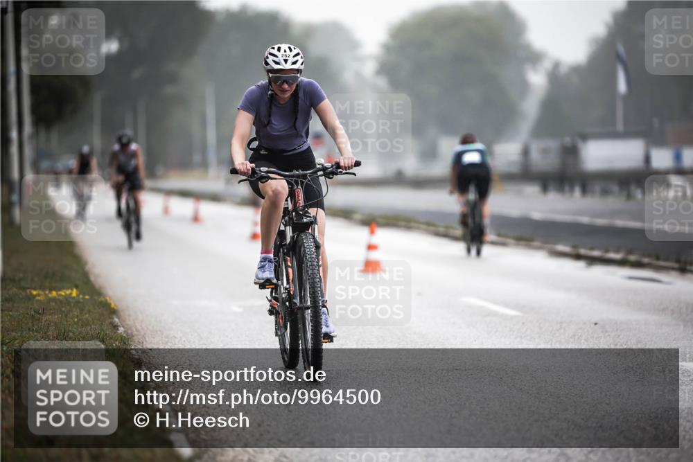 16.08.2026 - KN Förde Triathlon 2026 H.Heesch http://msf.ph/oto/9964500 16.08.2026 09:35:38 Radfahren 135, 246, 252, 263 meine-sportfotos.de