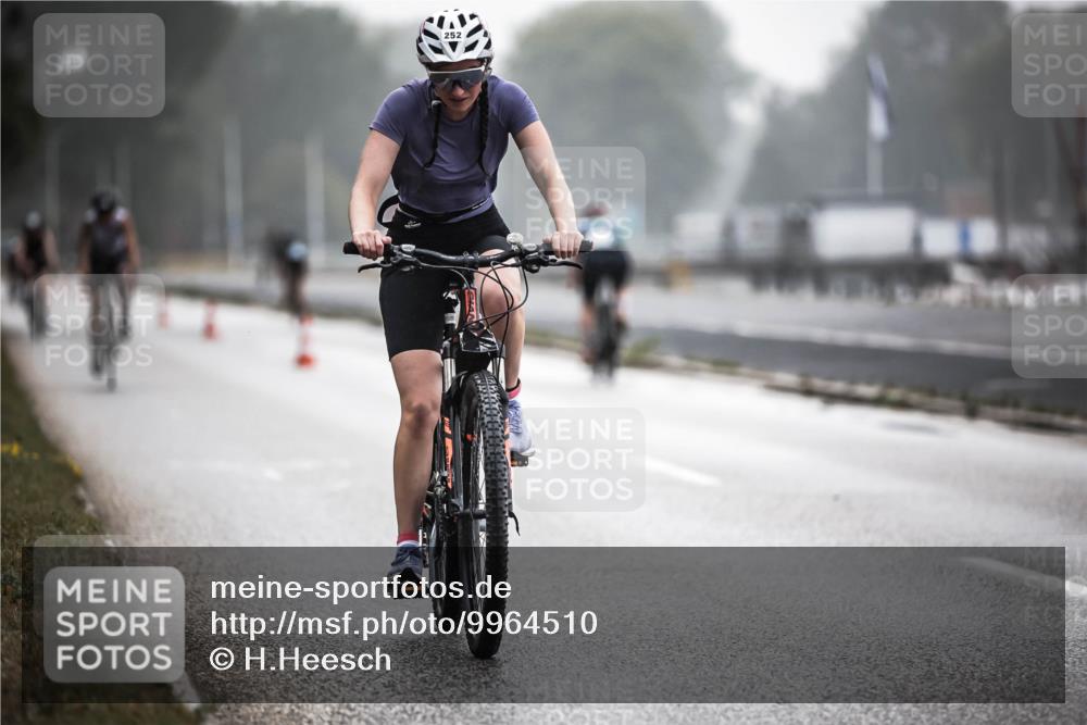 16.08.2026 - KN Förde Triathlon 2026 H.Heesch http://msf.ph/oto/9964510 16.08.2026 09:35:39 Radfahren 135, 246, 252, 263 meine-sportfotos.de