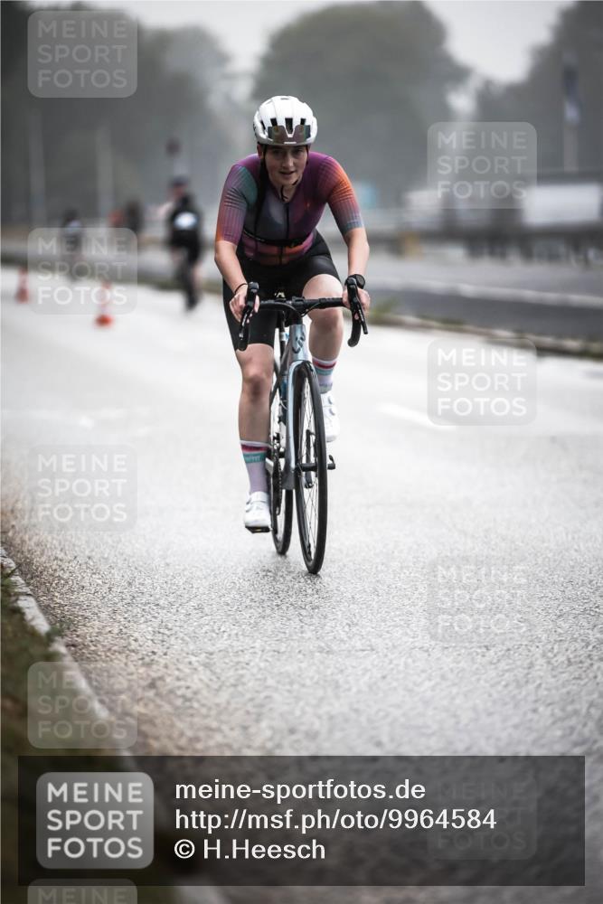 16.08.2026 - KN Förde Triathlon 2026 H.Heesch http://msf.ph/oto/9964584 16.08.2026 09:35:53 Radfahren 189, 195, 225, 254 meine-sportfotos.de