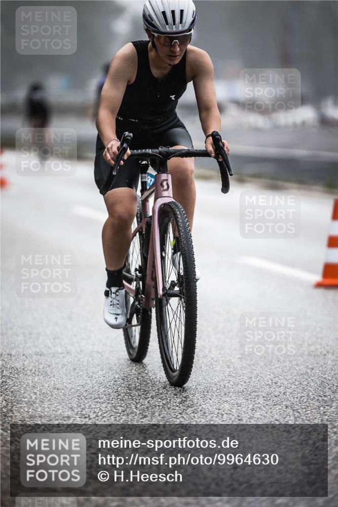 16.08.2026 - KN Förde Triathlon 2026 H.Heesch http://msf.ph/oto/9964630 16.08.2026 09:36:01 Radfahren 150, 164, 166, 178, 187, 198, 247, 261 meine-sportfotos.de