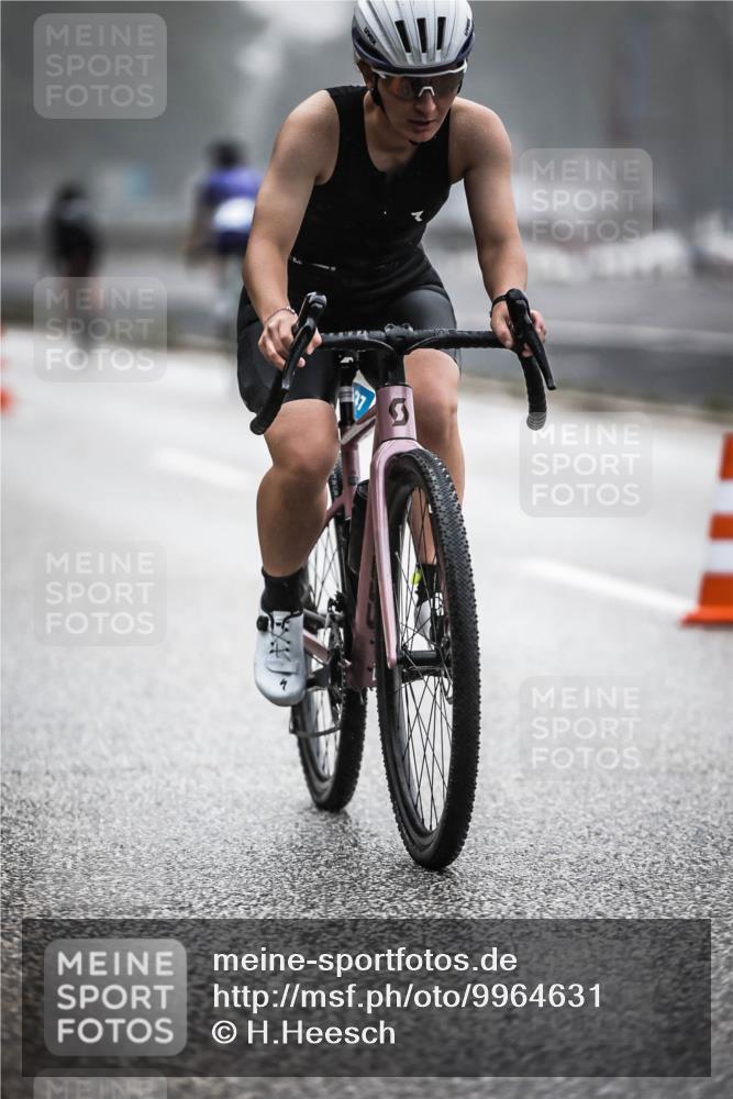 16.08.2026 - KN Förde Triathlon 2026 H.Heesch http://msf.ph/oto/9964631 16.08.2026 09:36:01 Radfahren 150, 164, 166, 178, 187, 198, 247, 261 meine-sportfotos.de