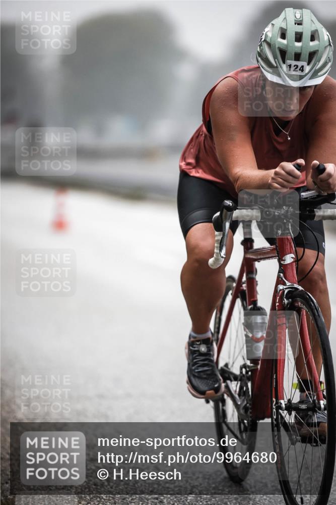 16.08.2026 - KN Förde Triathlon 2026 H.Heesch http://msf.ph/oto/9964680 16.08.2026 09:36:09 Radfahren 109, 124, 138, 150, 156, 166, 178, 192, 243, 261 meine-sportfotos.de