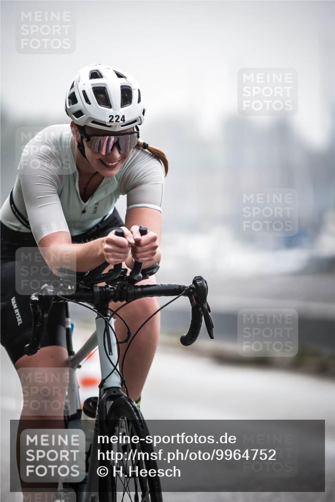 16.08.2026 - KN Förde Triathlon 2026 H.Heesch http://msf.ph/oto/9964752 16.08.2026 09:36:28 Radfahren 103, 174, 224 meine-sportfotos.de
