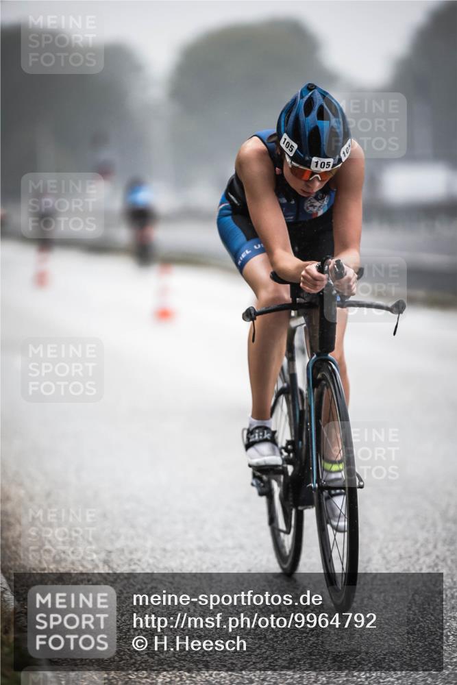 16.08.2026 - KN Förde Triathlon 2026 H.Heesch http://msf.ph/oto/9964792 16.08.2026 09:36:49 Radfahren 105, 114, 115, 227, 236 meine-sportfotos.de