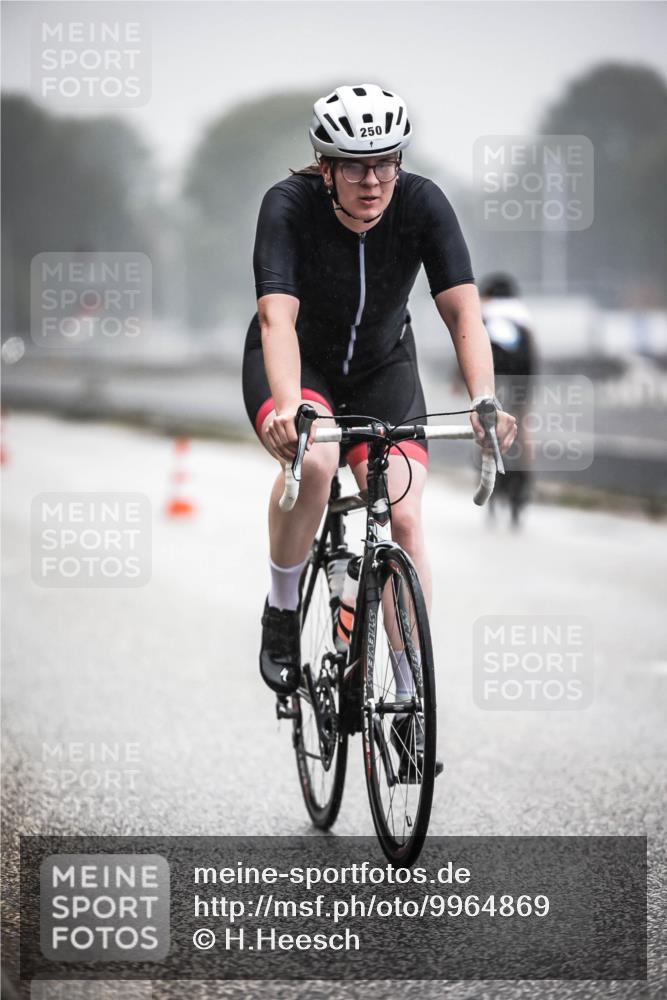 16.08.2026 - KN Förde Triathlon 2026 H.Heesch http://msf.ph/oto/9964869 16.08.2026 09:37:06 Radfahren 145, 153, 200, 250, 268 meine-sportfotos.de
