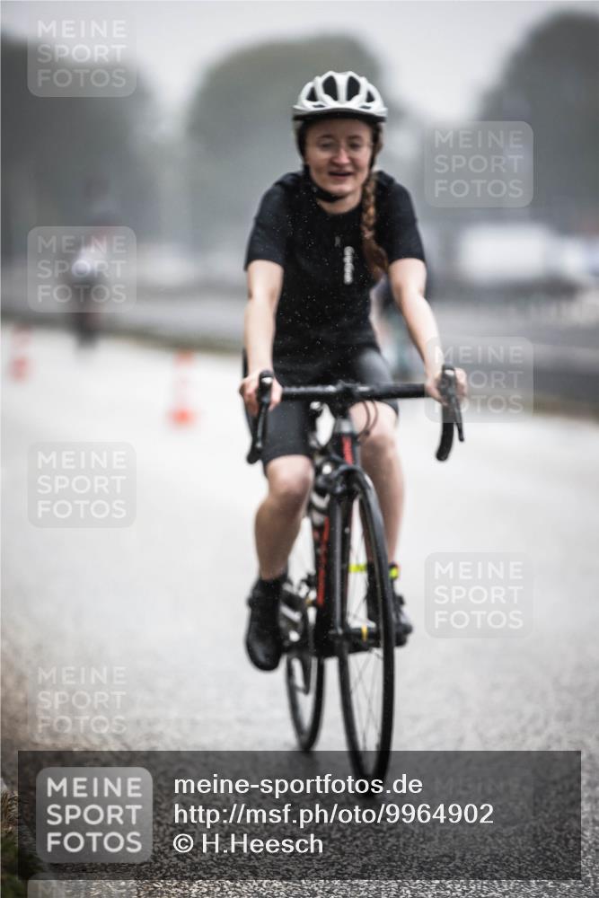 16.08.2026 - KN Förde Triathlon 2026 H.Heesch http://msf.ph/oto/9964902 16.08.2026 09:37:11 Radfahren 145, 153, 169, 200 meine-sportfotos.de