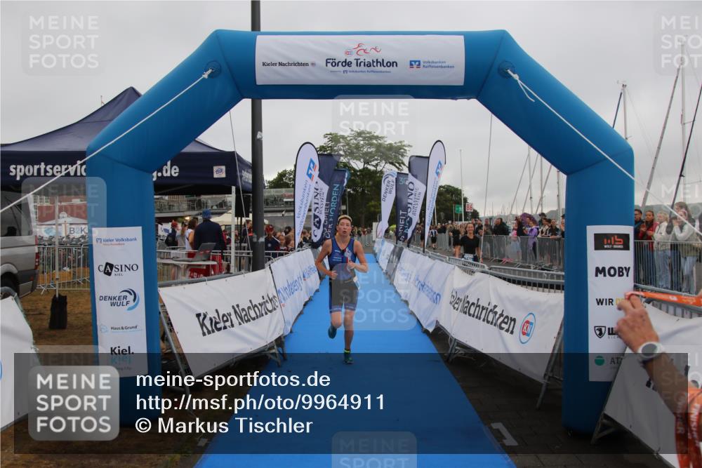 16.08.2026 - KN Förde Triathlon 2026 Markus Tischler http://msf.ph/oto/9964911 16.08.2026 10:13:35 Ziel 105, 105 meine-sportfotos.de