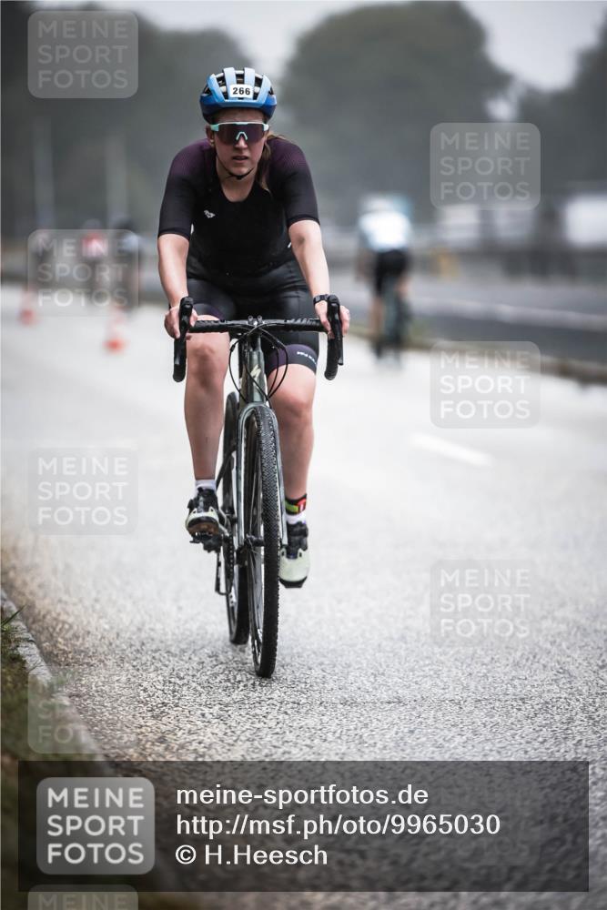 16.08.2026 - KN Förde Triathlon 2026 H.Heesch http://msf.ph/oto/9965030 16.08.2026 09:38:04 Radfahren 142, 172, 184, 264, 266 meine-sportfotos.de
