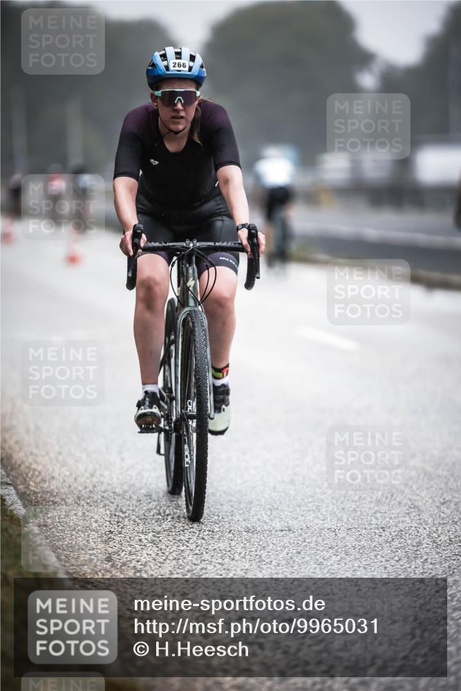 16.08.2026 - KN Förde Triathlon 2026 H.Heesch http://msf.ph/oto/9965031 16.08.2026 09:38:04 Radfahren 142, 172, 184, 264, 266 meine-sportfotos.de