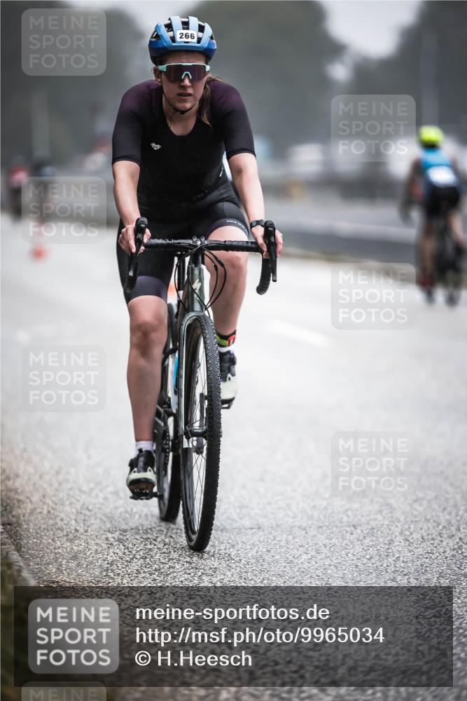 16.08.2026 - KN Förde Triathlon 2026 H.Heesch http://msf.ph/oto/9965034 16.08.2026 09:38:04 Radfahren 142, 172, 184, 264, 266 meine-sportfotos.de