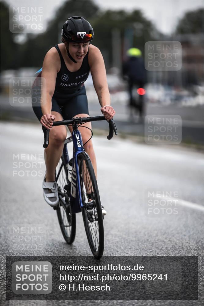 16.08.2026 - KN Förde Triathlon 2026 H.Heesch http://msf.ph/oto/9965241 16.08.2026 09:16:11 Radfahren 102, 116 meine-sportfotos.de