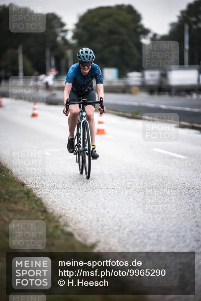 16.08.2026 - KN Förde Triathlon 2026 H.Heesch http://msf.ph/oto/9965290 16.08.2026 09:20:03 Radfahren 127, 129, 142, 148 meine-sportfotos.de