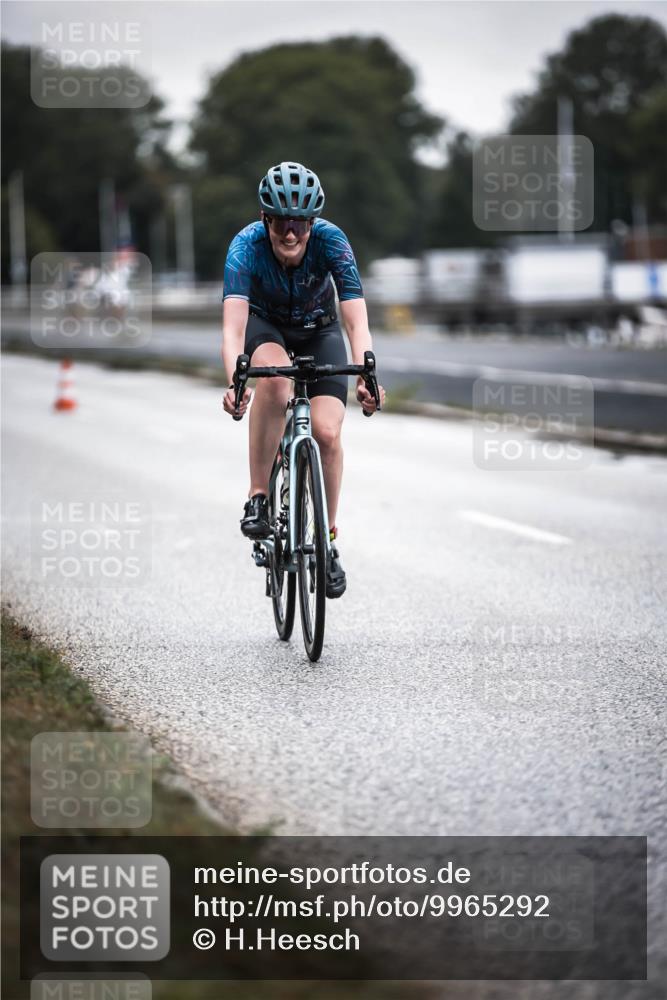 16.08.2026 - KN Förde Triathlon 2026 H.Heesch http://msf.ph/oto/9965292 16.08.2026 09:20:03 Radfahren 127, 129, 142, 148 meine-sportfotos.de