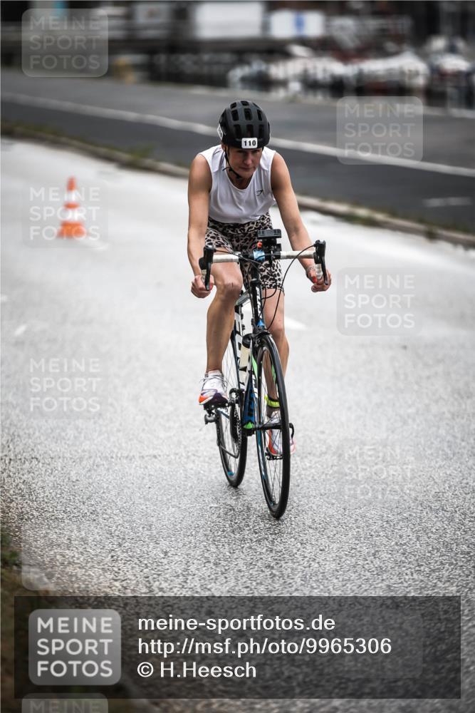 16.08.2026 - KN Förde Triathlon 2026 H.Heesch http://msf.ph/oto/9965306 16.08.2026 09:20:17 Radfahren 110, 113 meine-sportfotos.de