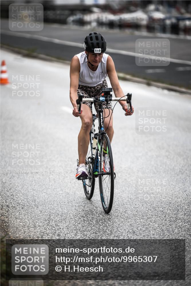 16.08.2026 - KN Förde Triathlon 2026 H.Heesch http://msf.ph/oto/9965307 16.08.2026 09:20:17 Radfahren 110, 113 meine-sportfotos.de