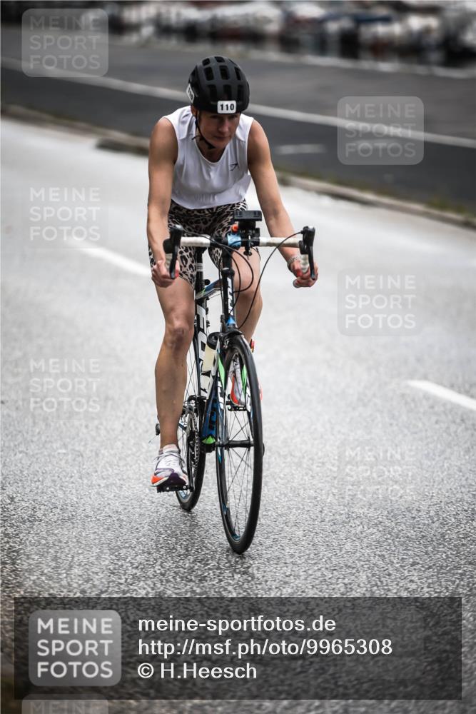 16.08.2026 - KN Förde Triathlon 2026 H.Heesch http://msf.ph/oto/9965308 16.08.2026 09:20:17 Radfahren 110, 113 meine-sportfotos.de