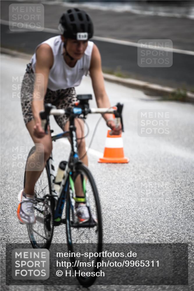 16.08.2026 - KN Förde Triathlon 2026 H.Heesch http://msf.ph/oto/9965311 16.08.2026 09:20:17 Radfahren 110, 113 meine-sportfotos.de