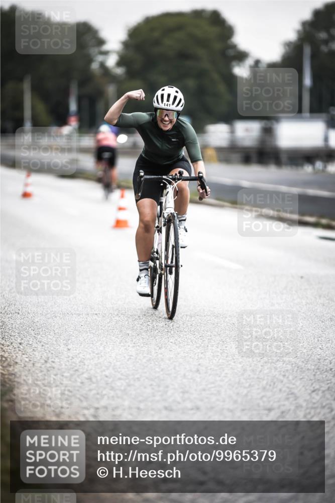 16.08.2026 - KN Förde Triathlon 2026 H.Heesch http://msf.ph/oto/9965379 16.08.2026 09:22:03 Radfahren 141, 162 meine-sportfotos.de