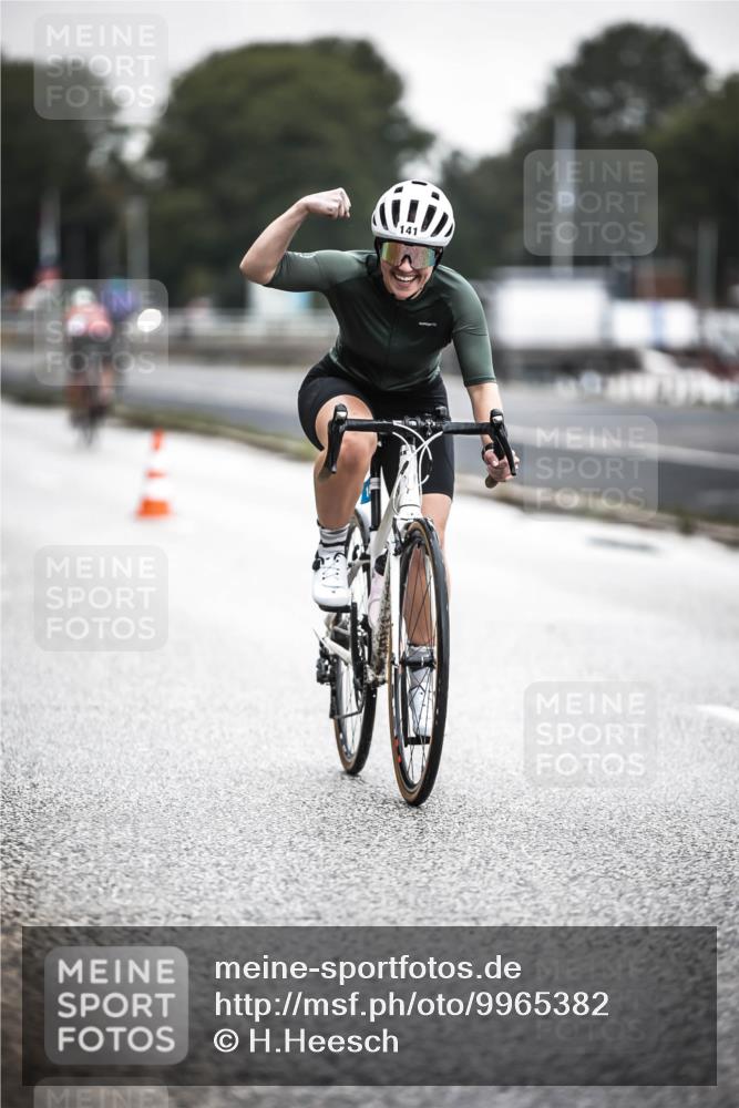 16.08.2026 - KN Förde Triathlon 2026 H.Heesch http://msf.ph/oto/9965382 16.08.2026 09:22:03 Radfahren 141, 162 meine-sportfotos.de