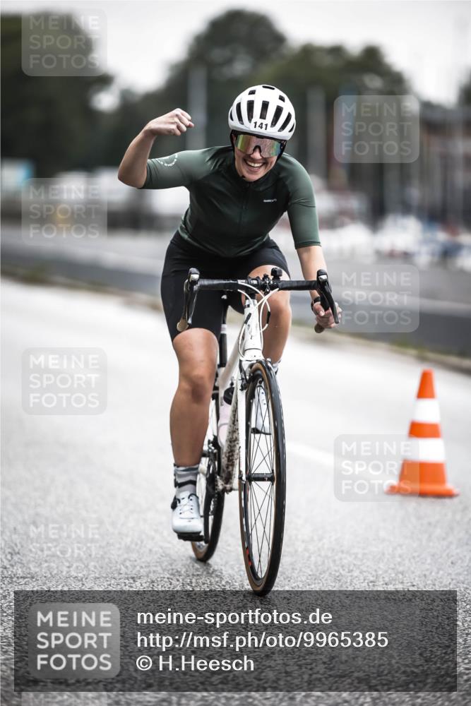 16.08.2026 - KN Förde Triathlon 2026 H.Heesch http://msf.ph/oto/9965385 16.08.2026 09:22:03 Radfahren 141, 162 meine-sportfotos.de