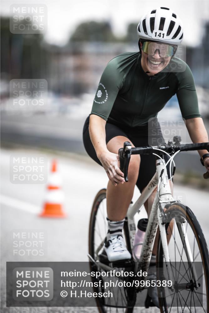 16.08.2026 - KN Förde Triathlon 2026 H.Heesch http://msf.ph/oto/9965389 16.08.2026 09:22:04 Radfahren 141, 162 meine-sportfotos.de
