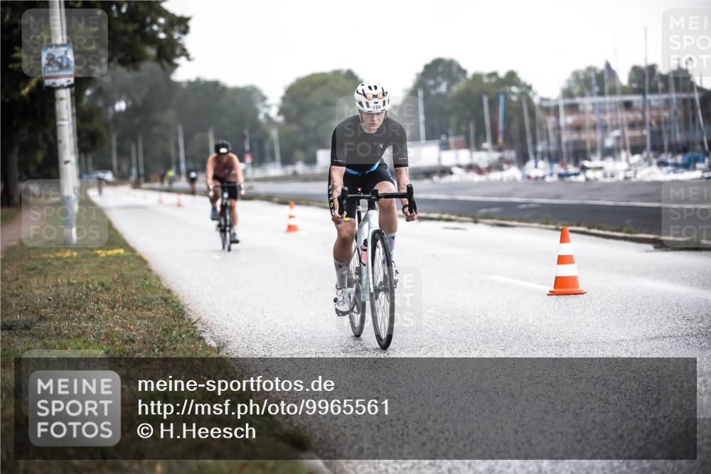 16.08.2026 - KN Förde Triathlon 2026 H.Heesch http://msf.ph/oto/9965561 16.08.2026 09:24:05 Radfahren 105, 108, 120, 154 meine-sportfotos.de