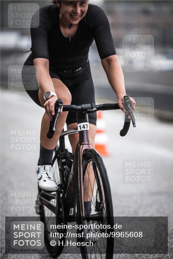 16.08.2026 - KN Förde Triathlon 2026 H.Heesch http://msf.ph/oto/9965608 16.08.2026 09:24:20 Radfahren 147, 175, 183, 197 meine-sportfotos.de