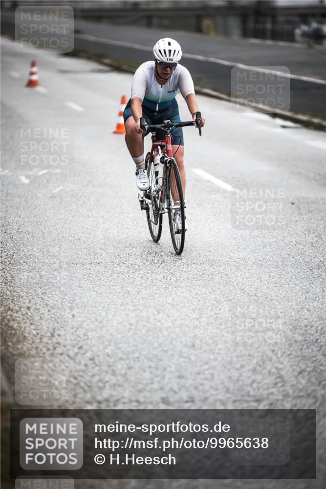 16.08.2026 - KN Förde Triathlon 2026 H.Heesch http://msf.ph/oto/9965638 16.08.2026 09:24:45 Radfahren 124, 138, 158, 162, 189 meine-sportfotos.de
